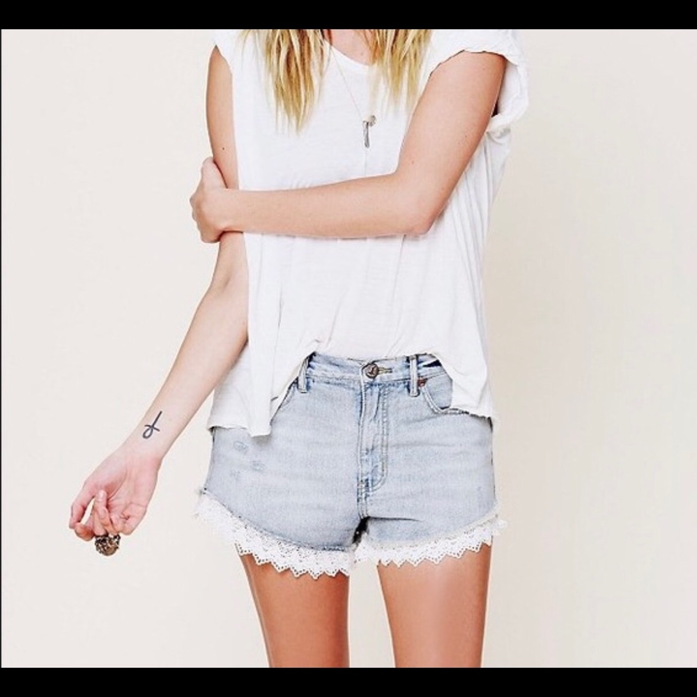 Free People lace trim shorts, size 25